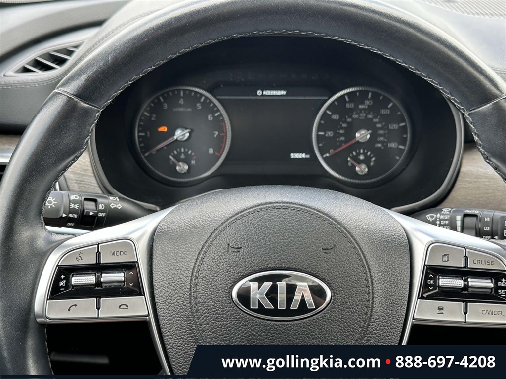 Vehicle image 10 of 32