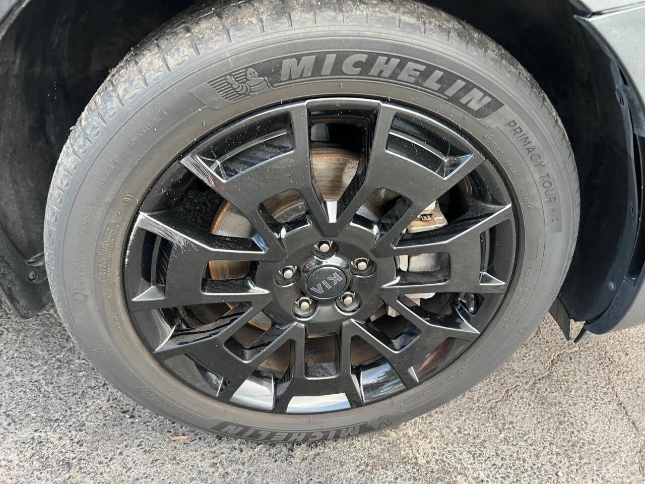 Vehicle image 27 of 63