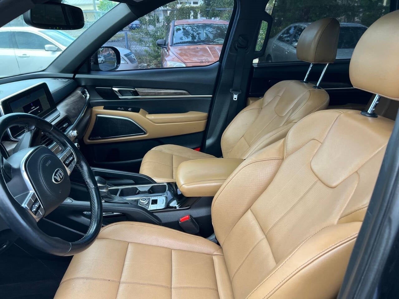 Vehicle image 25 of 63