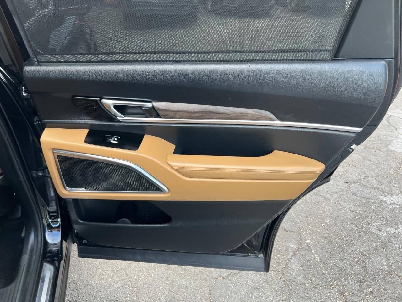 Vehicle image 29 of 63