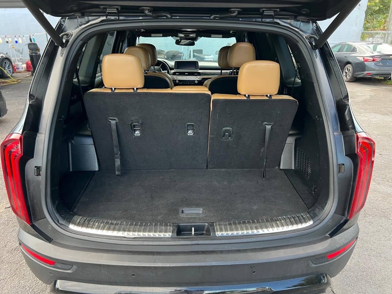 Vehicle image 14 of 63