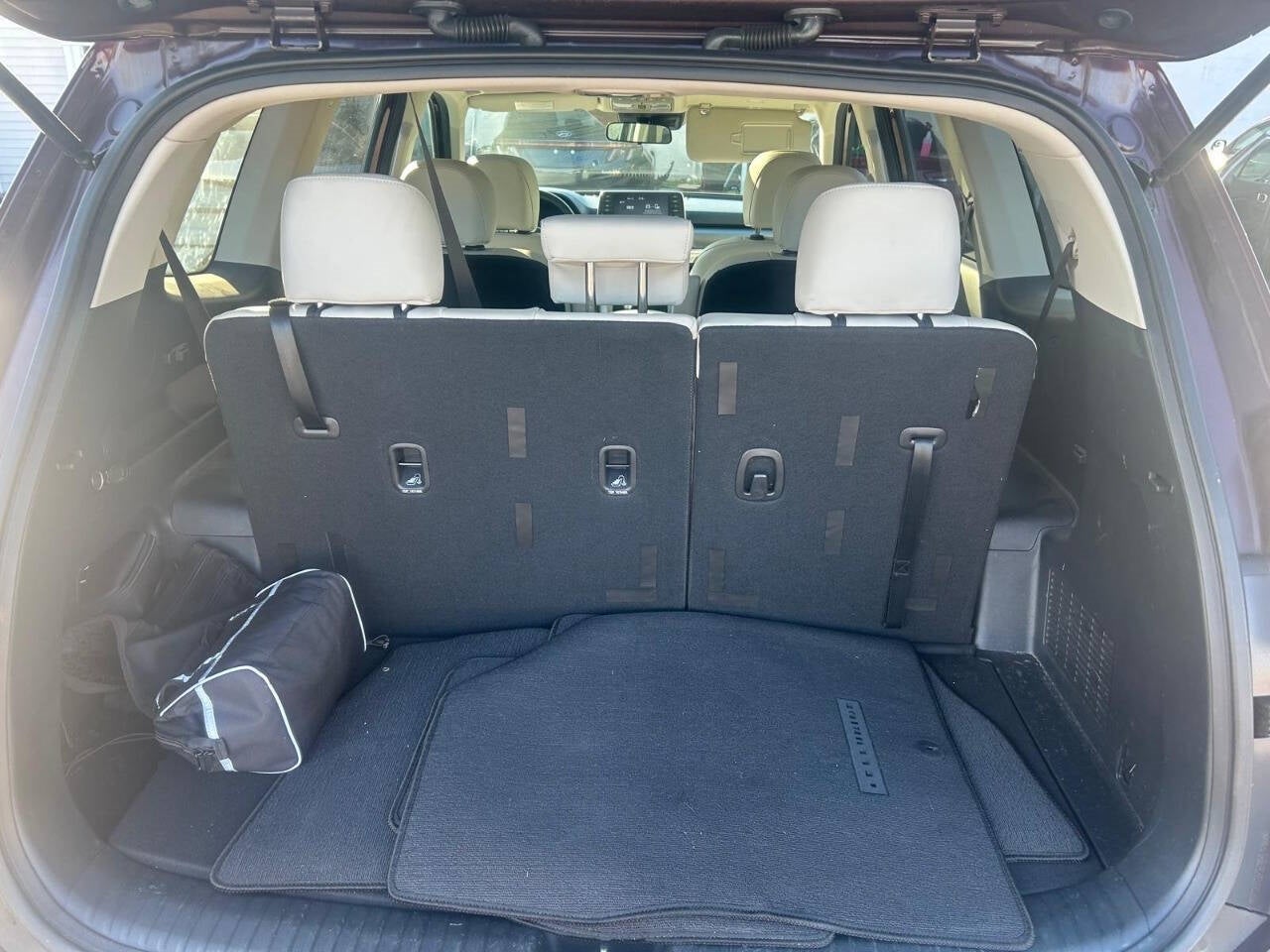 Vehicle image 29 of 48