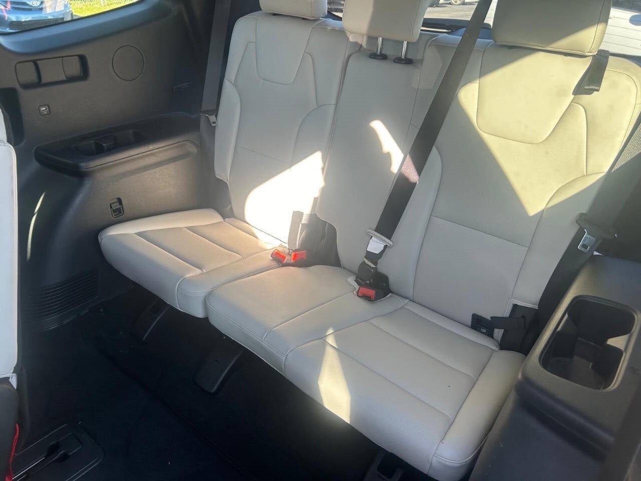 Vehicle image 20 of 48