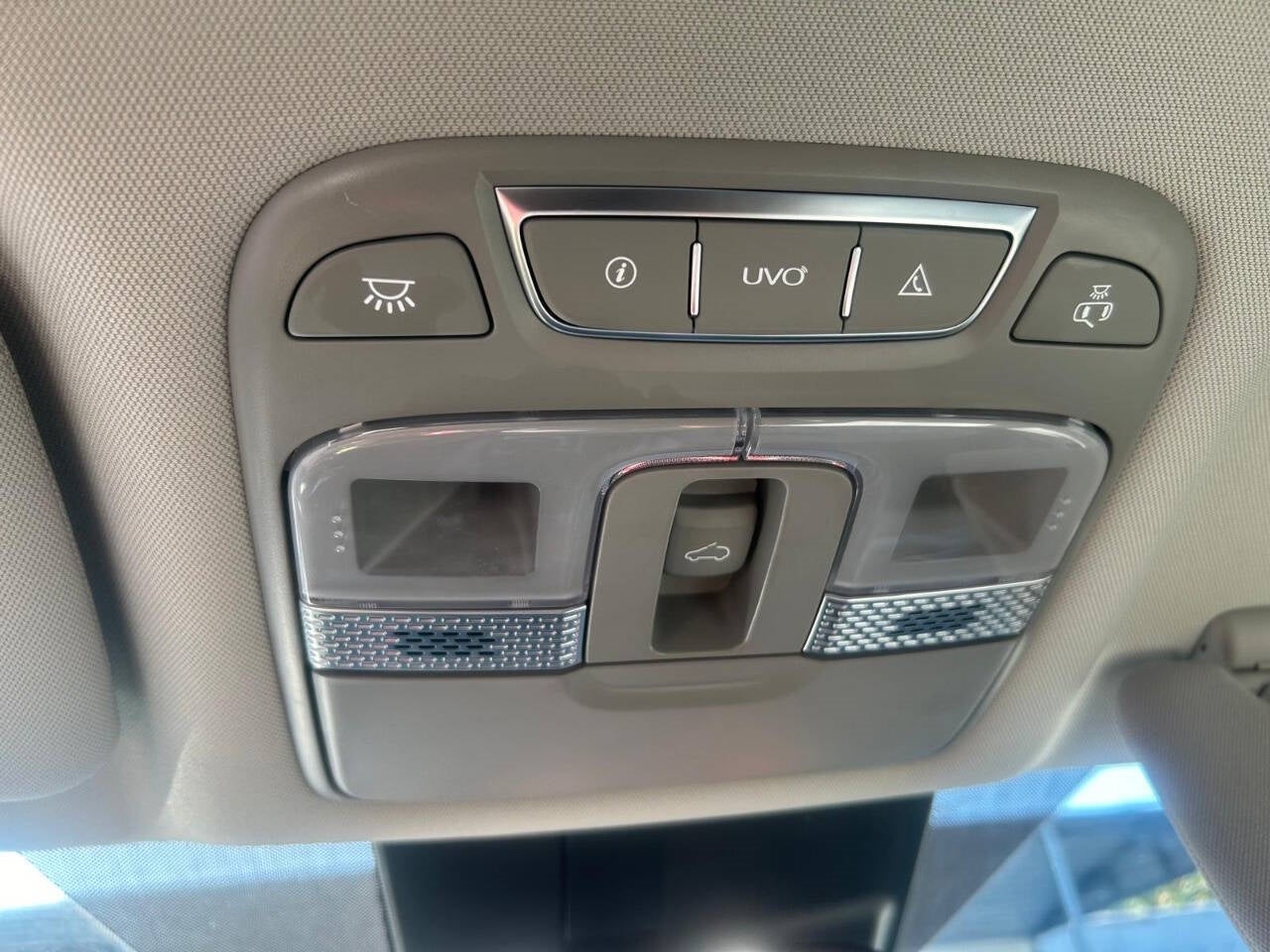 Vehicle image 22 of 48