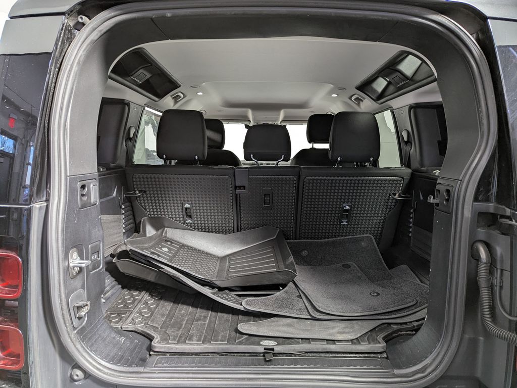 2021 Land Rover Defender Base Image 10 of 45