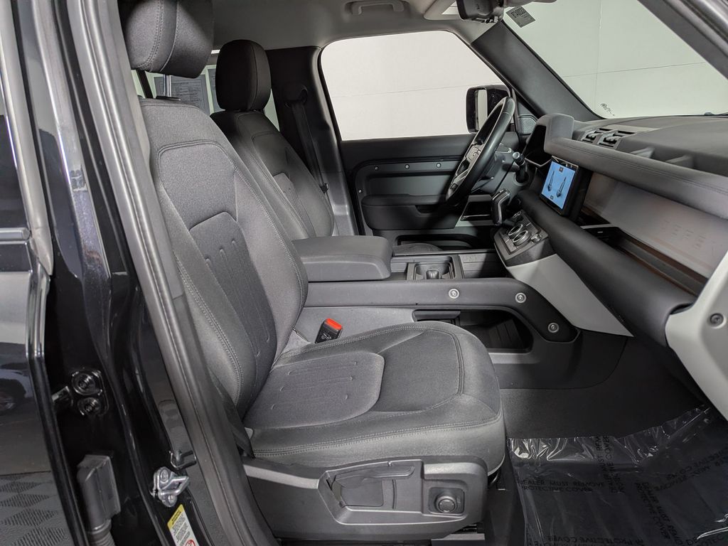 2021 Land Rover Defender Base Image 16 of 45