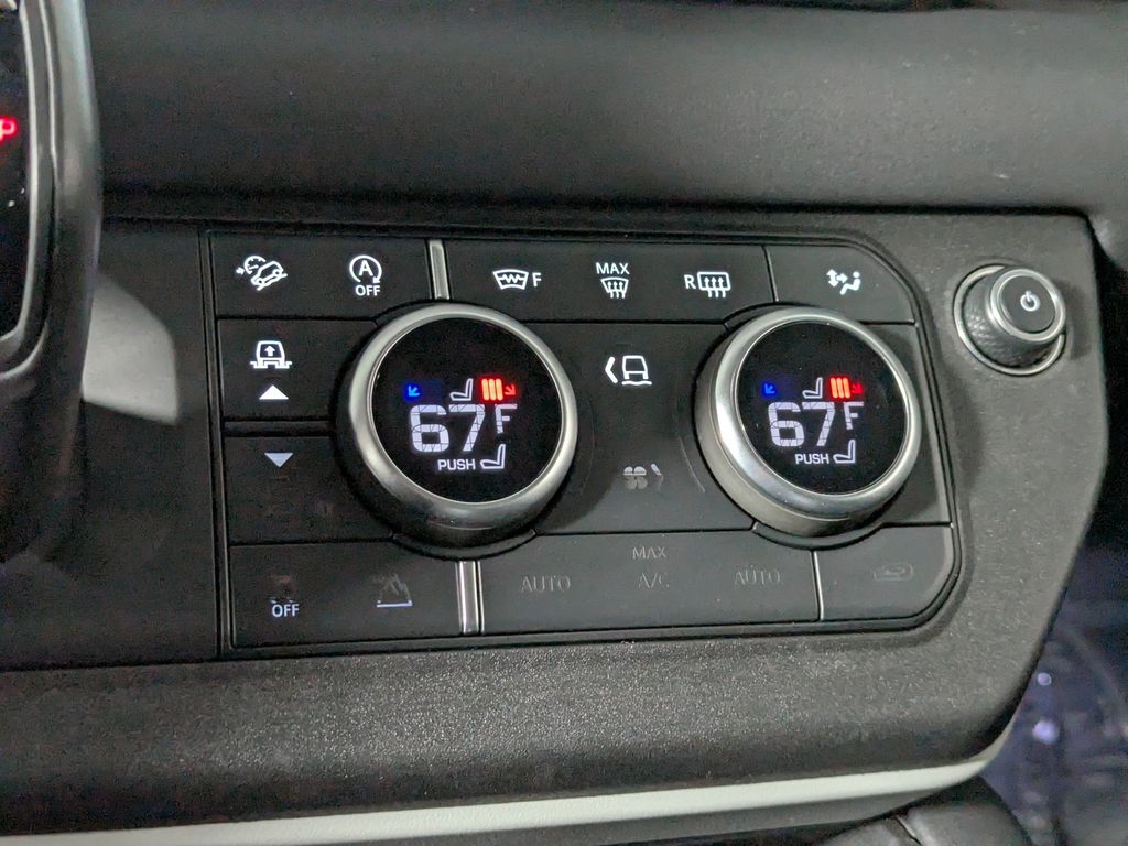 2021 Land Rover Defender Base Image 30 of 45