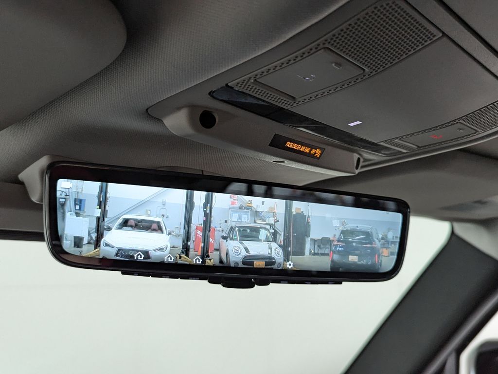 2021 Land Rover Defender Base Image 42 of 45