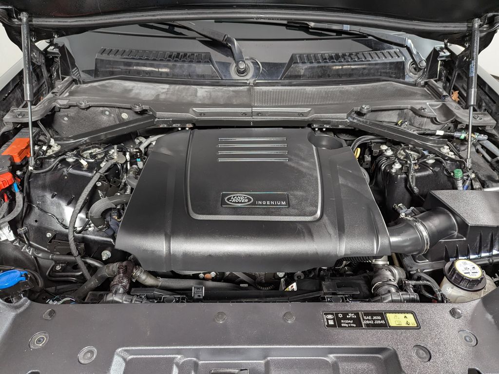 2021 Land Rover Defender Base Image 9 of 45