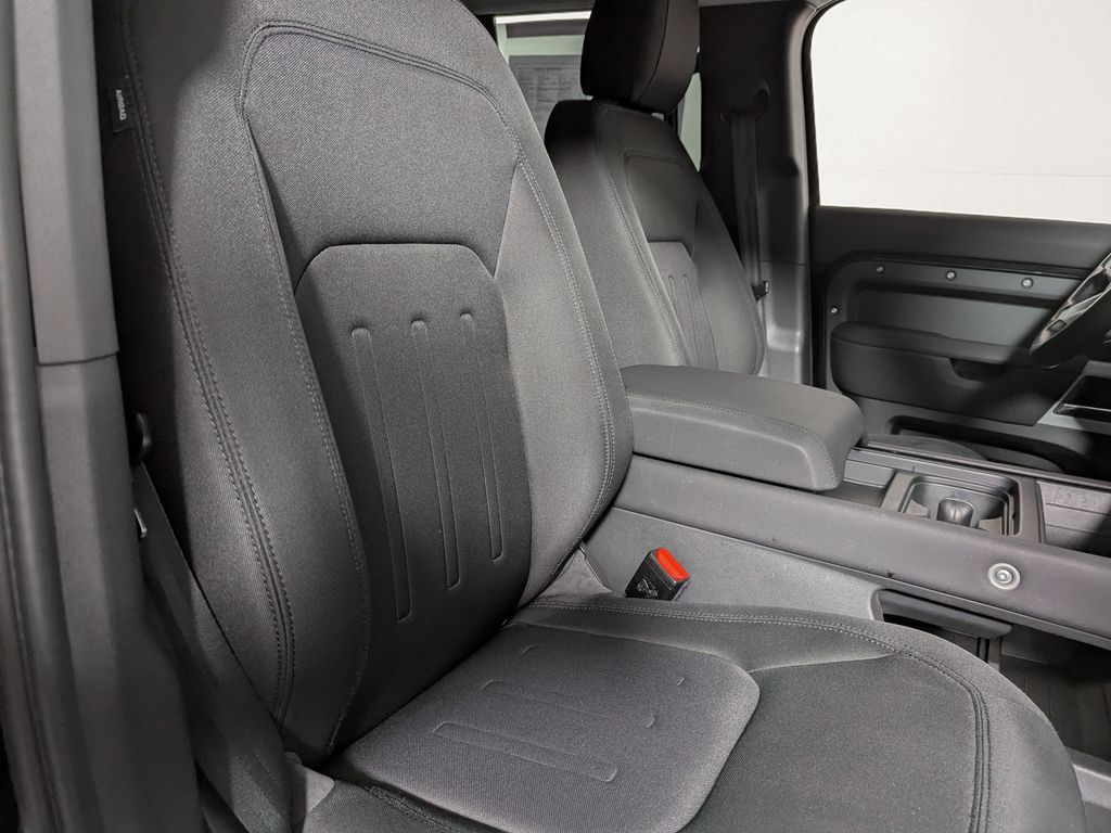 2021 Land Rover Defender Base Image 11 of 45