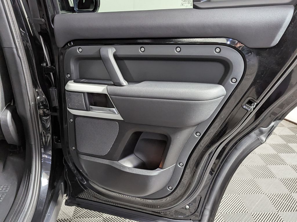 2021 Land Rover Defender Base Image 39 of 45