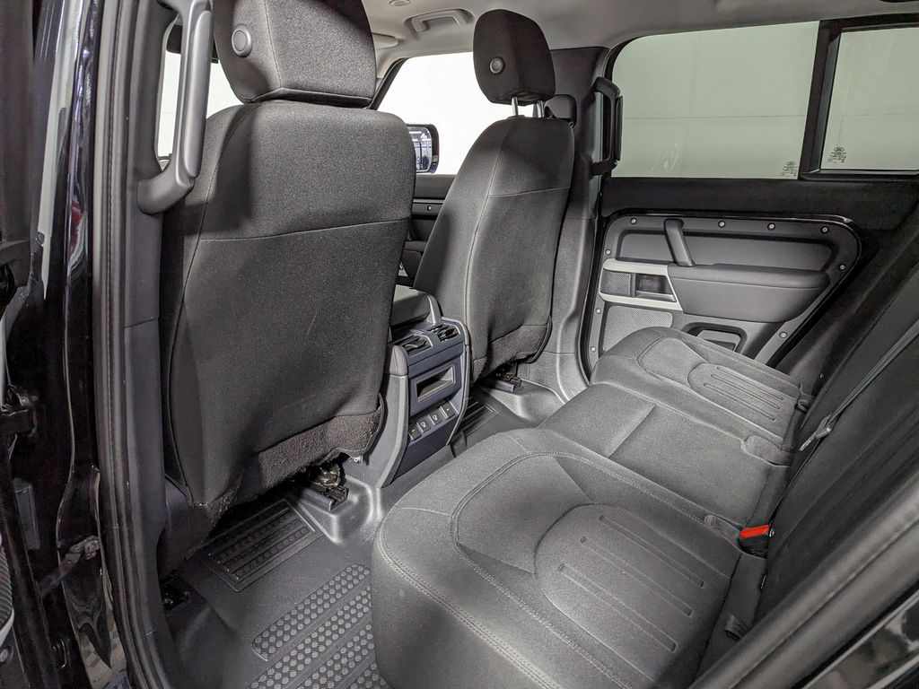 2021 Land Rover Defender Base Image 15 of 45
