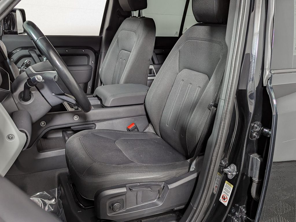 2021 Land Rover Defender Base Image 13 of 45