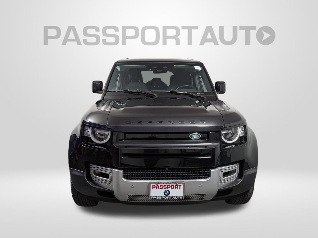 2021 Land Rover Defender Base Image 2 of 45