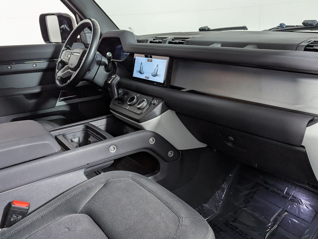 2021 Land Rover Defender Base Image 22 of 45