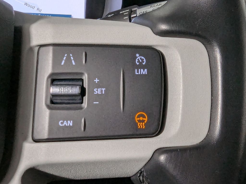 2021 Land Rover Defender Base Image 36 of 45