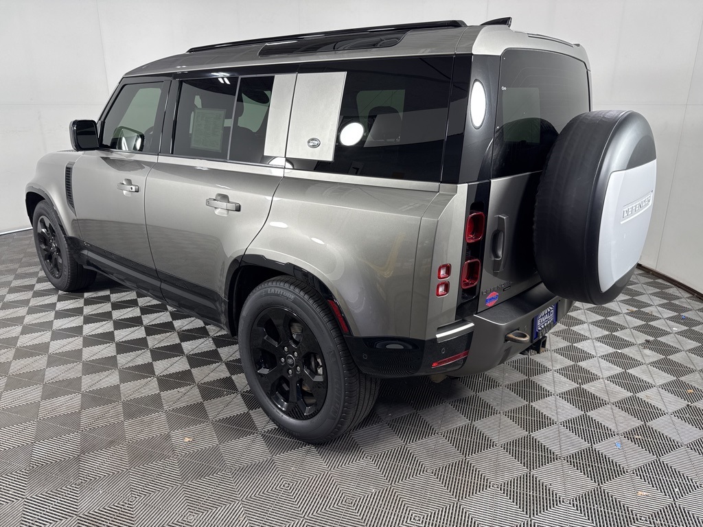 Vehicle image 9 of 25