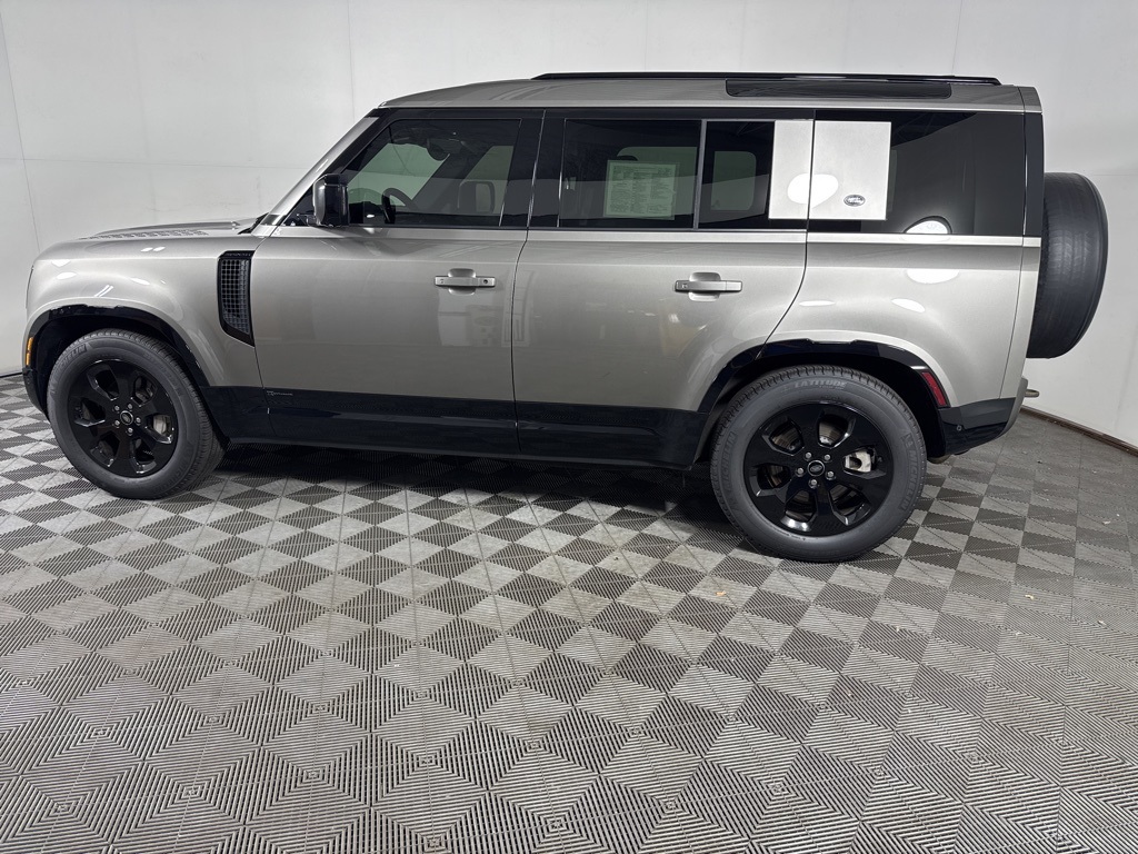Vehicle image 8 of 25