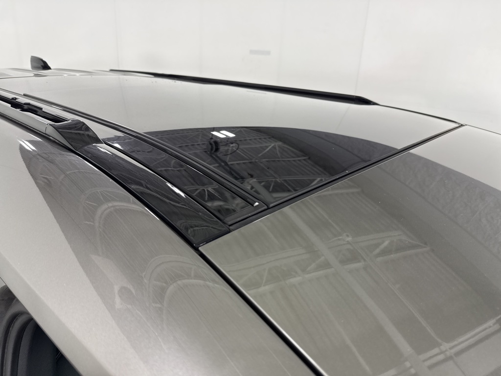 Vehicle image 12 of 25