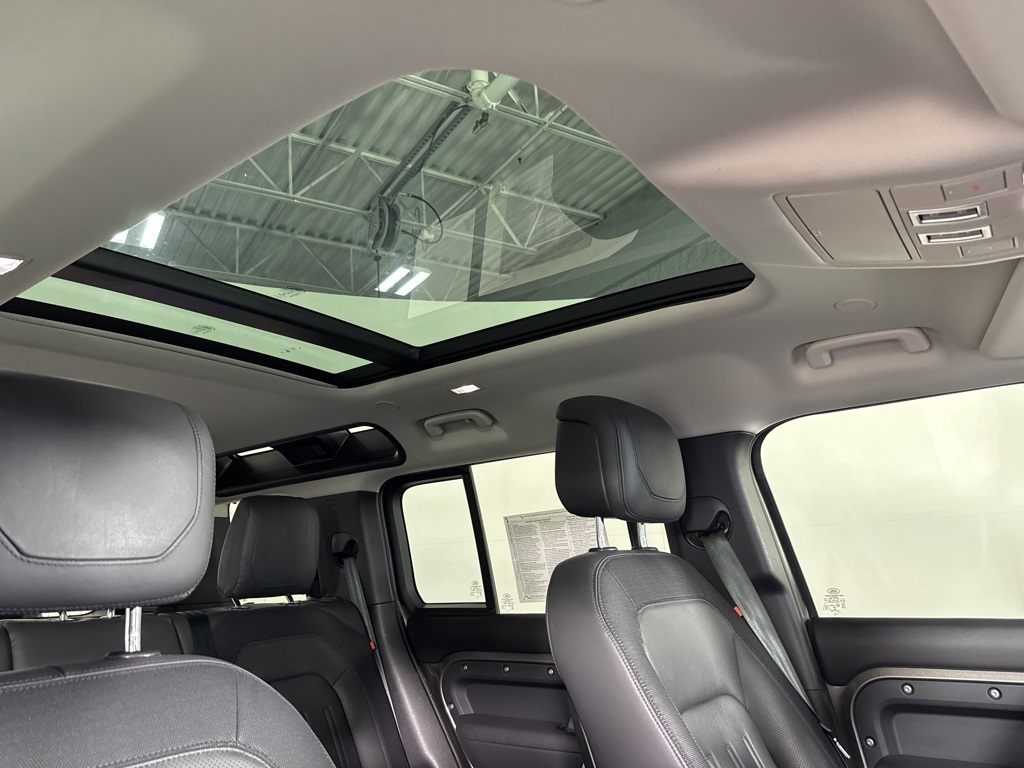 Vehicle image 15 of 25