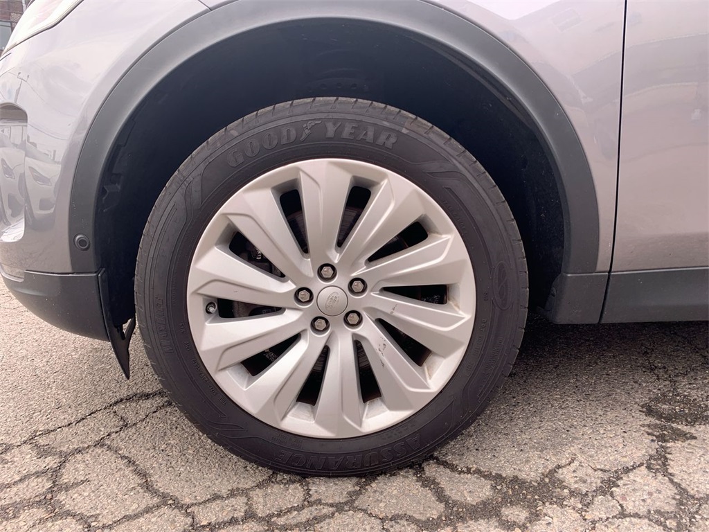 Vehicle image 9 of 26