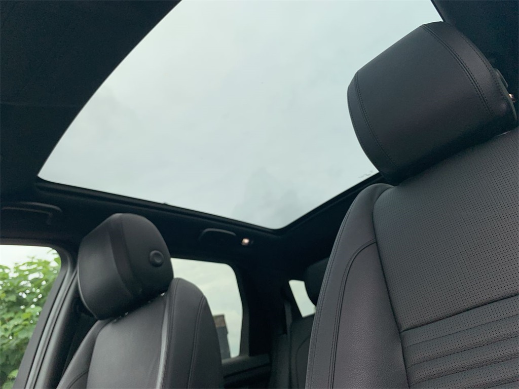 Vehicle image 21 of 26