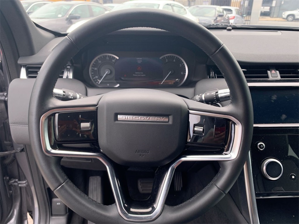 Vehicle image 13 of 26