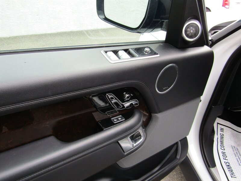 Vehicle image 40 of 76