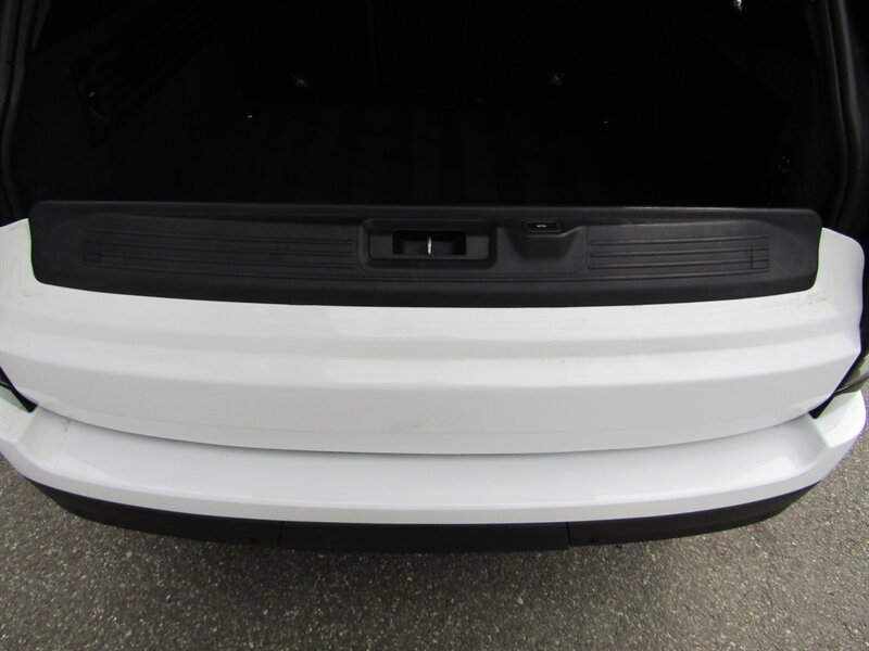 Vehicle image 48 of 76
