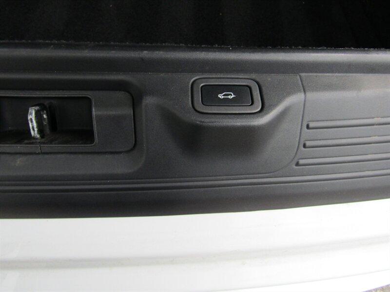 Vehicle image 49 of 76