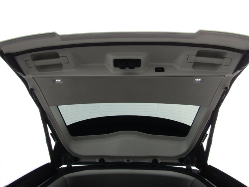 Vehicle image 47 of 76