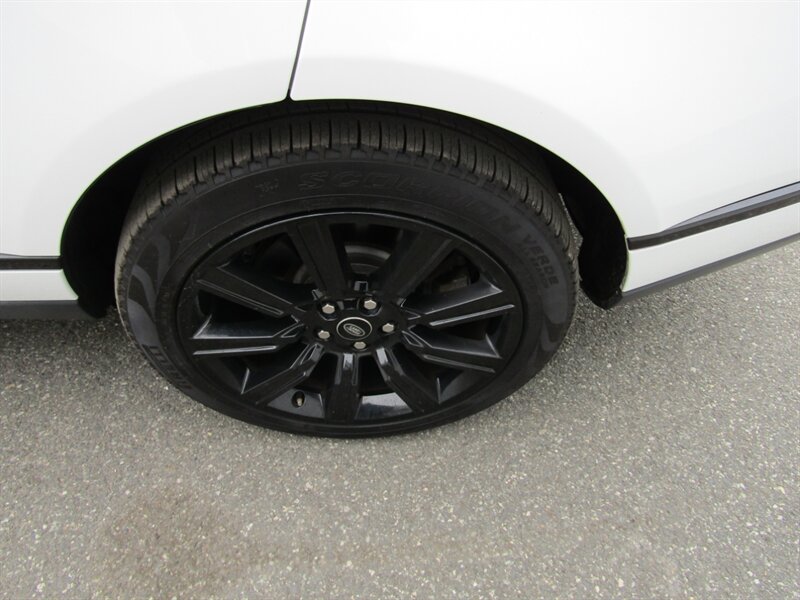 Vehicle image 23 of 76