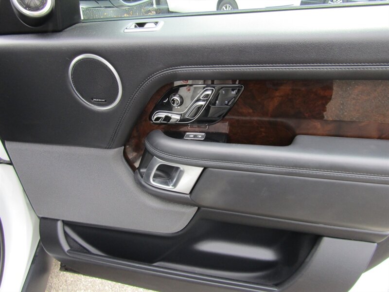 Vehicle image 54 of 76