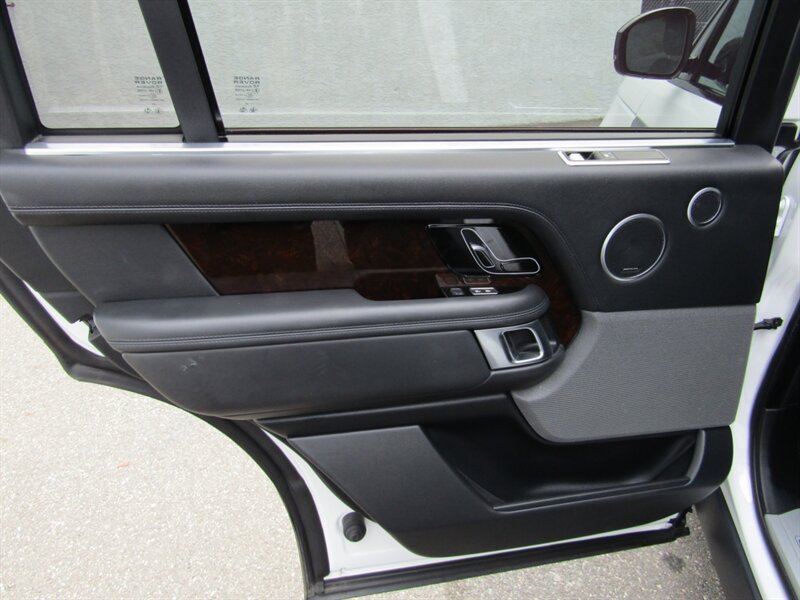 Vehicle image 43 of 76