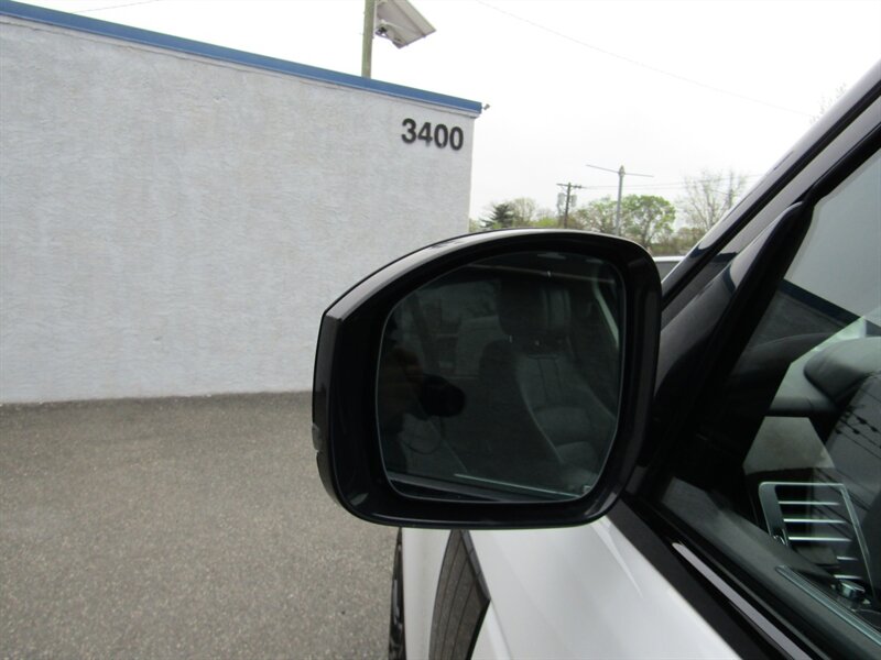 Vehicle image 22 of 76