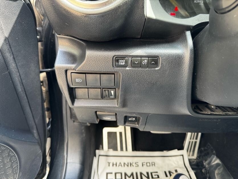 Vehicle image 34 of 39