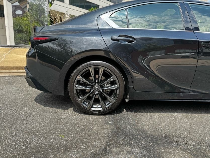 Vehicle image 7 of 39