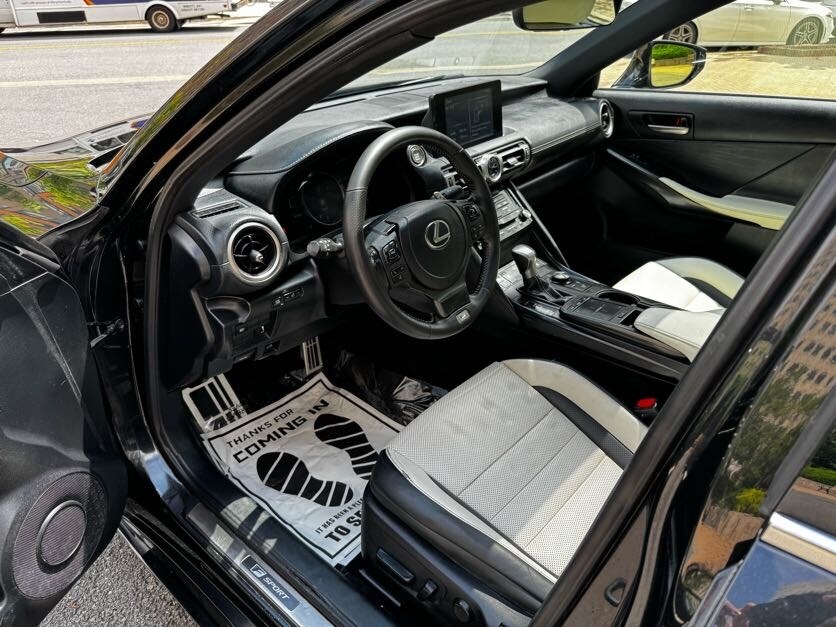 Vehicle image 13 of 39