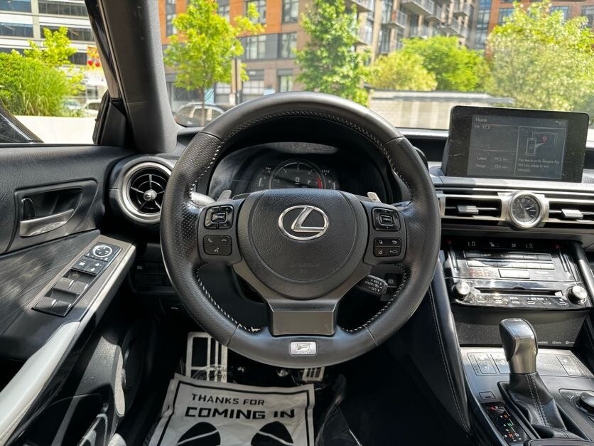 Vehicle image 28 of 39