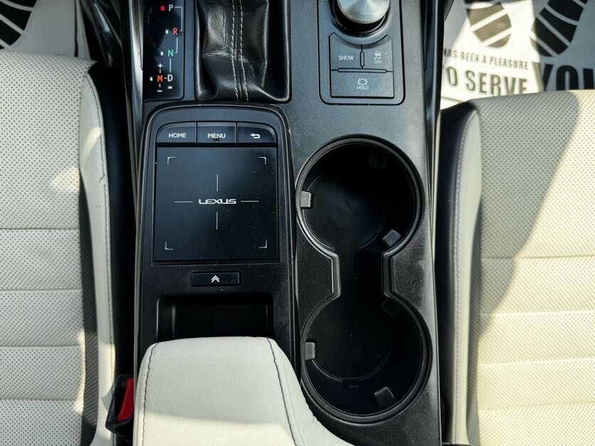 Vehicle image 27 of 39