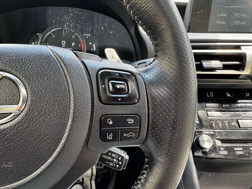 Vehicle image 36 of 39