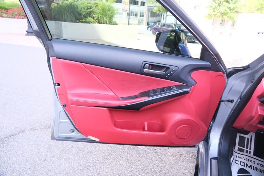 Vehicle image 17 of 42