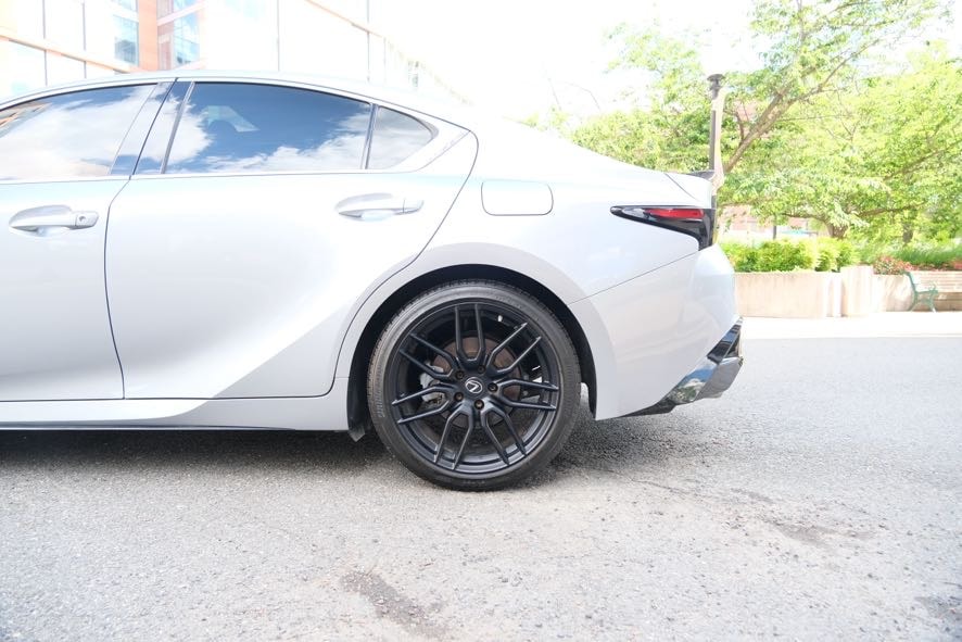 Vehicle image 11 of 42