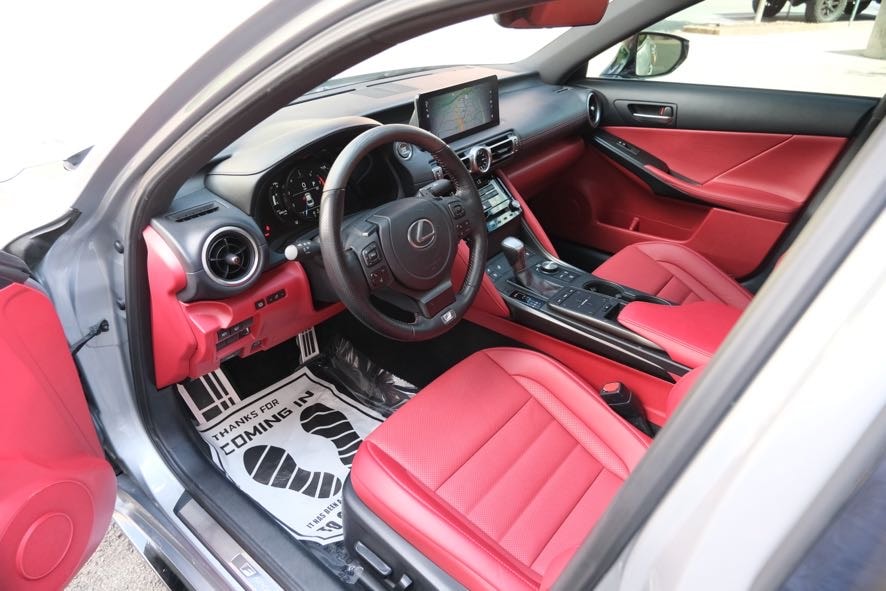 Vehicle image 15 of 42