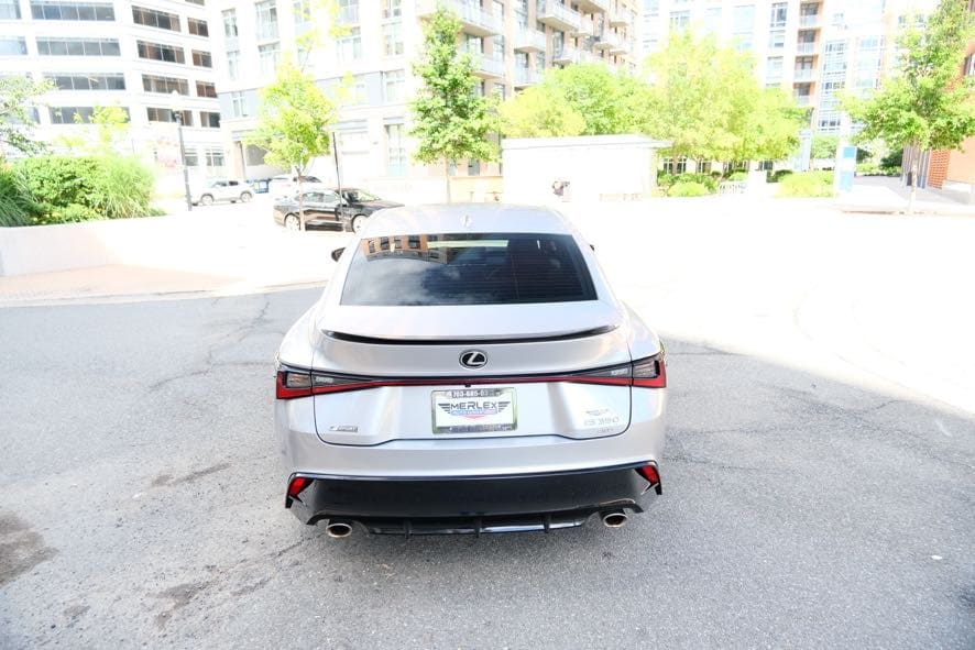 Vehicle image 7 of 42