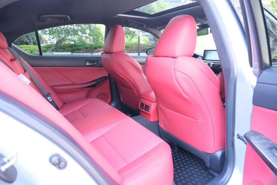 Vehicle image 23 of 42