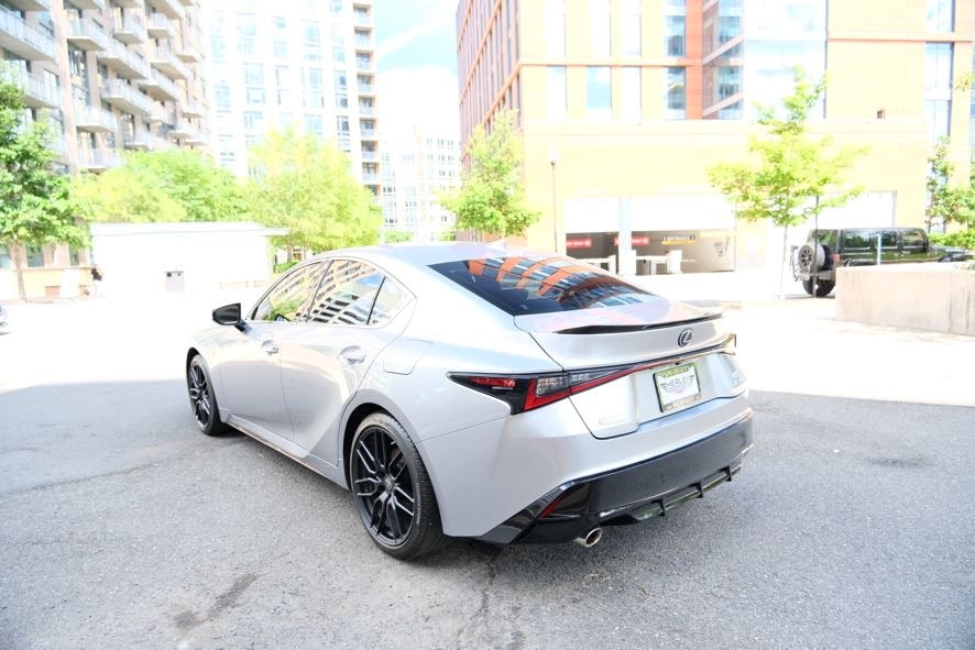 Vehicle image 9 of 42