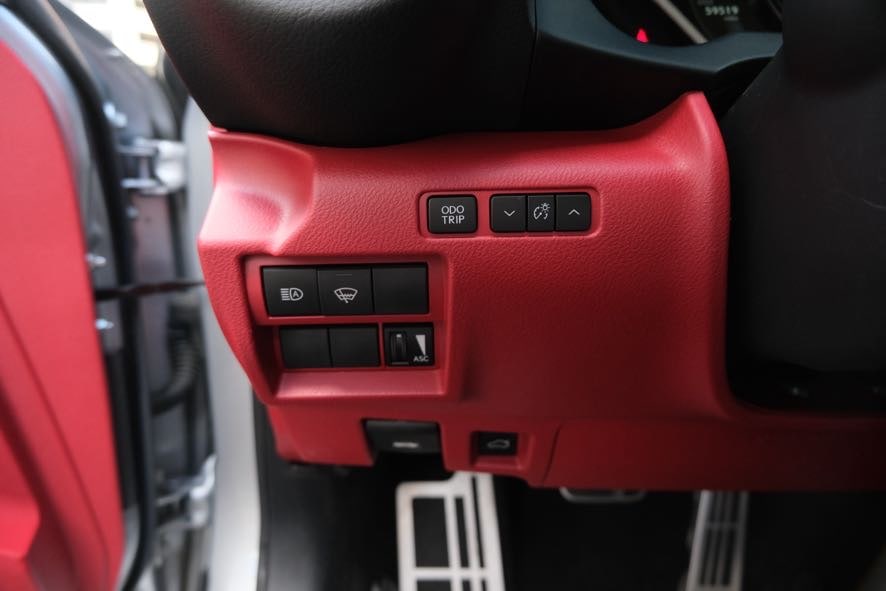 Vehicle image 36 of 42