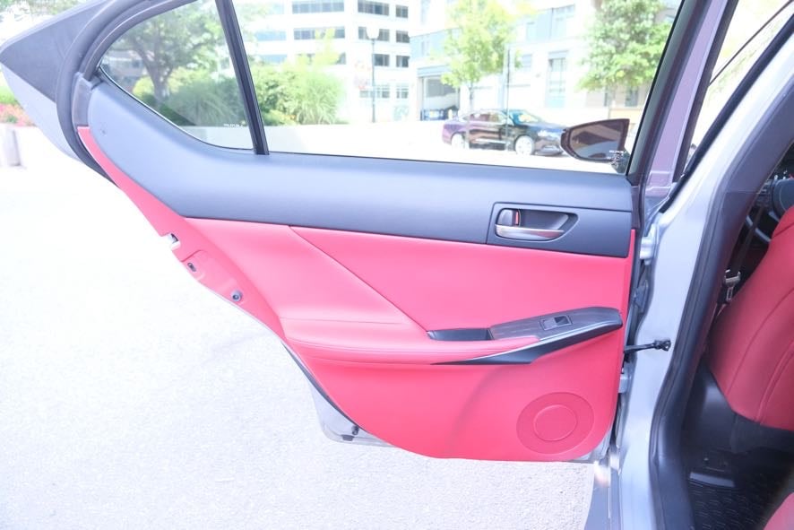 Vehicle image 22 of 42