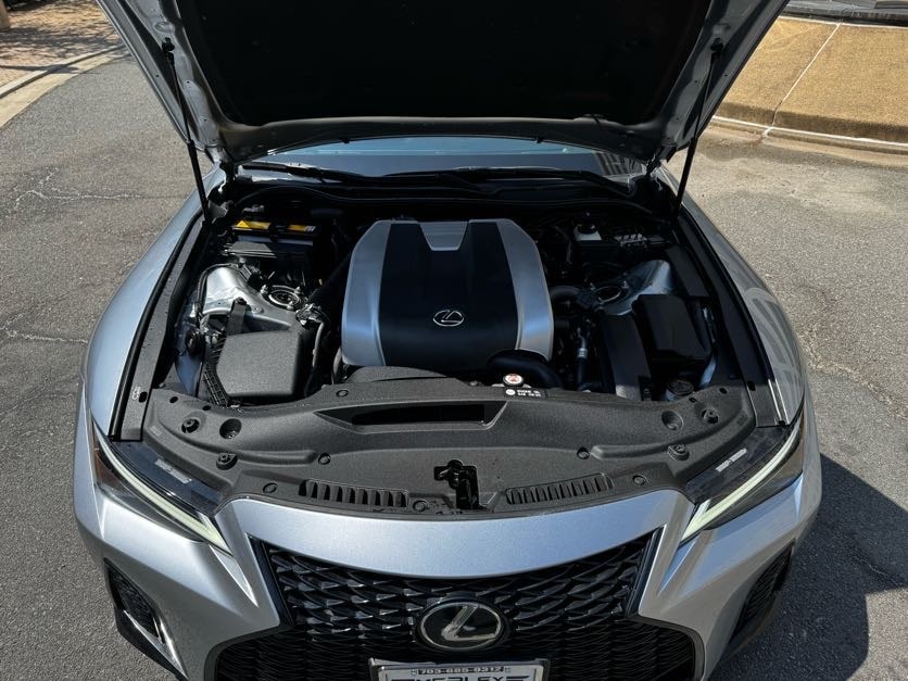 Vehicle image 33 of 40